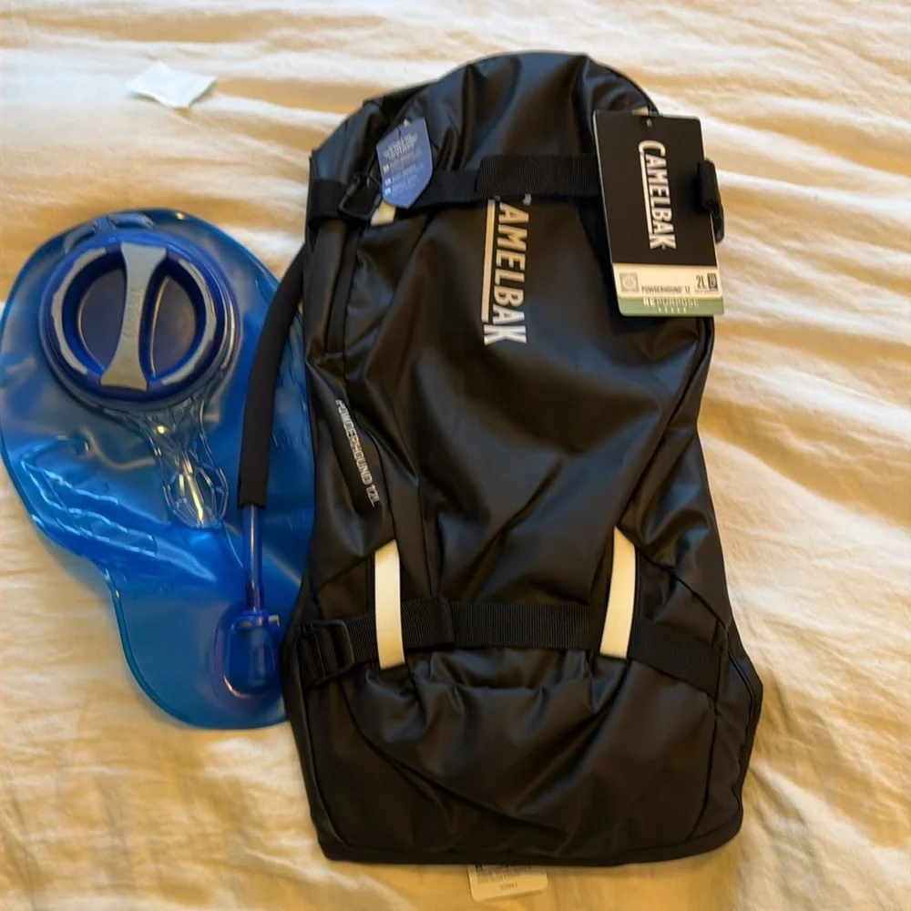 NWT CamelBak Powderhound 12 Ski Hydration Backpack 2L Black/White